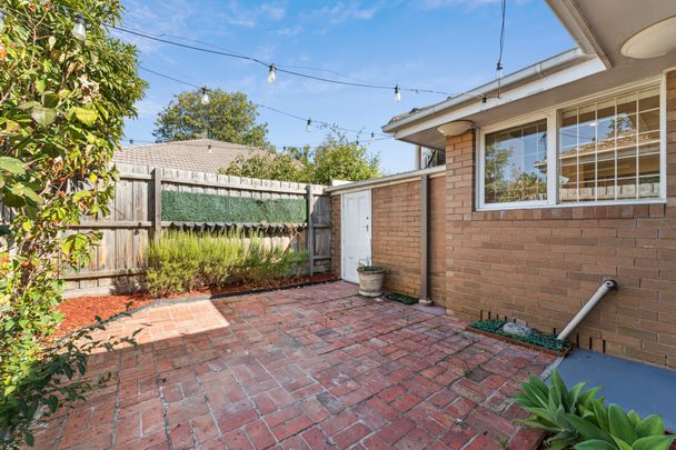 1/17 Alma Rd , CAMBERWELL - Photo 1