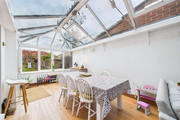 Henley Road, Caversham, Reading, Berkshire, RG4 - Photo 1