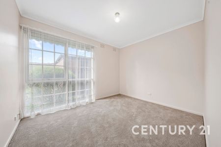 Spacious Family Home Zoned for Highvale Secondary College - Photo 5