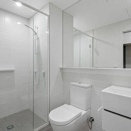 Two Bedroom Apartment in the heart of Melbourne CBD - Photo 3