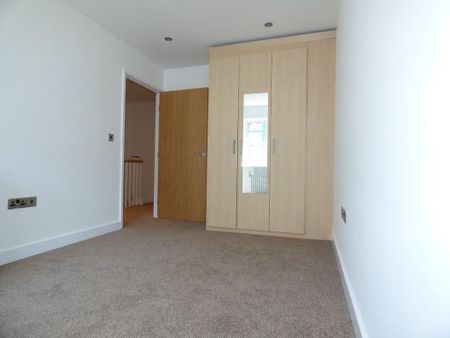 3 bedroom terraced house to rent - Photo 4