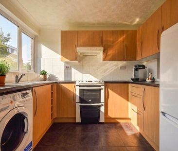 Park Court, CM20, Harlow - Photo 3