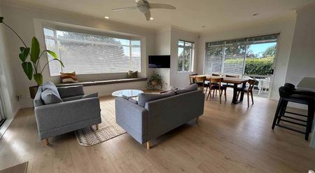 Spacious, Fully Furnished Family Home in Bethlehem - Photo 3