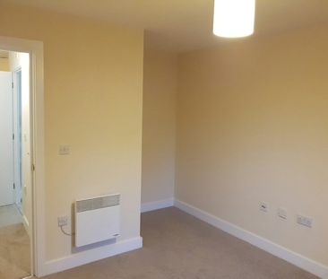 Ground floor flat to rent on - Photo 5