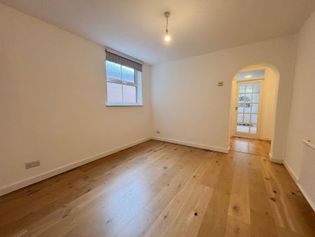 2 bed end of terrace house to rent in Princes Street, Leamington Spa, CV32 - Photo 2