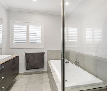 Prime Location With Bay Views - Photo 4