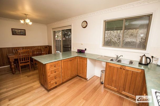 Fully Furnished Inner City Townhouse - Photo 1