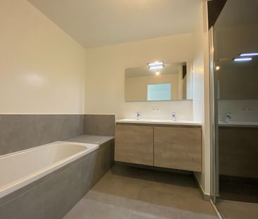 STIJLVOL NIEUWBOUWAPPARTEMENT MET 2 SLAAPKAMERS EN ZONNETERRASSEN –... - Photo 3