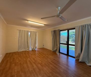 THREE BEDROOM HOME CLOSE TO SCHOOLS! - Photo 6