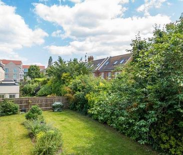 Between Streets, Cobham, Surrey, KT11 - Photo 4