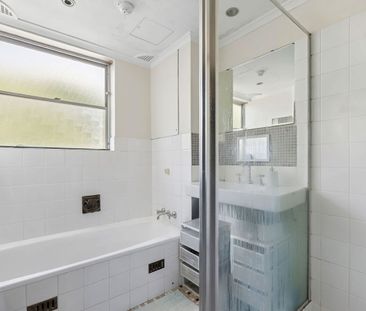Light-Filled Apartment with Water Views - Photo 5