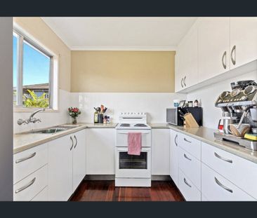 Neat & Tidy Beachside Living - Photo 5