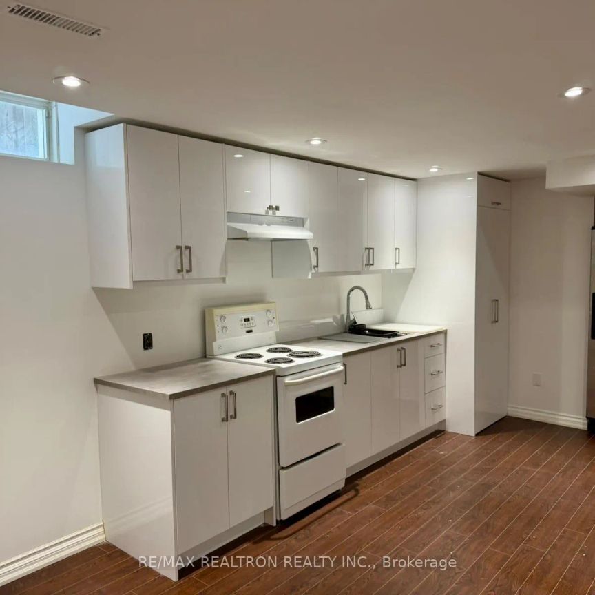 158 STAVE CRESCENT - Photo 1