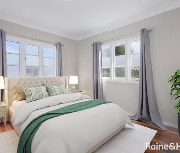 Character Family Home in Brassall - Photo 6