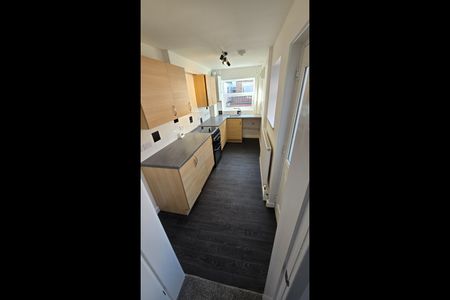 2 Bed Terraced House, Ladysmith Street, NG2 - Photo 4