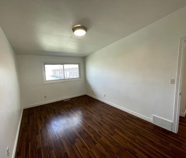 For Lease - 1730 COLUMBIA Court Unit# 97, Windsor, Ontario - Photo 2