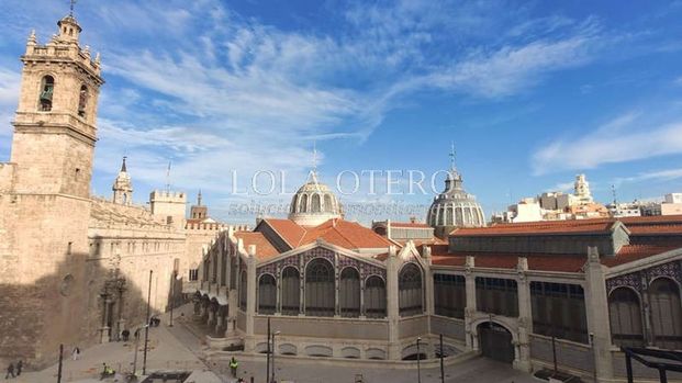 4 room luxury Flat for rent in Plaza ciudad de brujas, Valencia - Photo 1