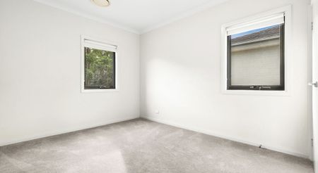 Warriewood, 17 Fern Circuit - Photo 2