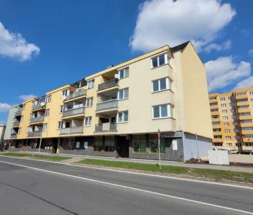 Byt 2+kk s balkonem v cihlovém domě, vybavený - Photo 1