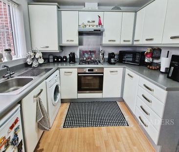 3 bedroom semi-detached to rent Dakota Way, Eastleigh - Photo 2