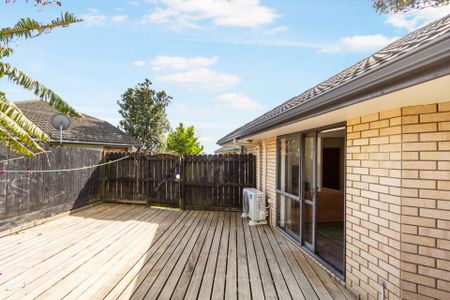 Four bedroom family home in Flat Bush! - Photo 5