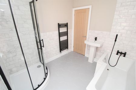 House - Terraced For Rent Heath Crescent, Pontypridd - Photo 5