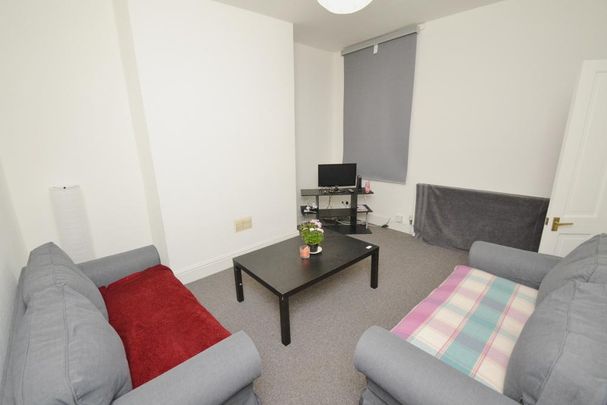 4 bedroom terraced house to rent - Photo 1