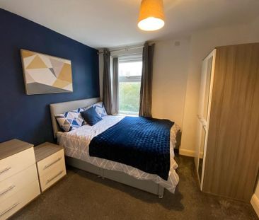 1 bedroom in a house share to rent - Photo 2