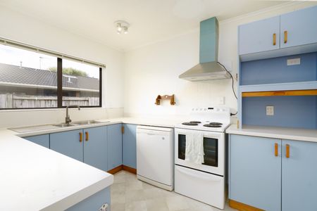 110 Oxford St, Tawa - Photo 3