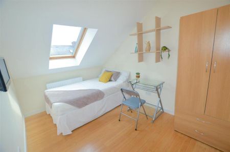 6 bedroom terraced house to rent - Photo 3