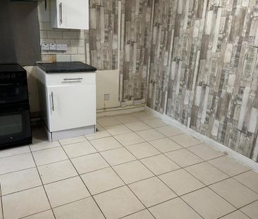 3 bedroom terraced house to rent - Photo 6