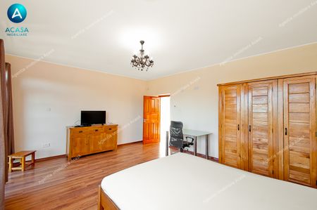 Vila D+P+2 cu 5 camere, garaj si curte de inchiriat in Galati - Fotografie 3