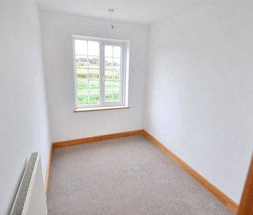 3 bedroom semi-detached house to rent - Photo 4