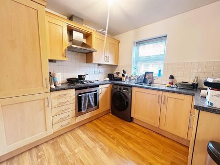 4 bedroom detached house to rent - Photo 5