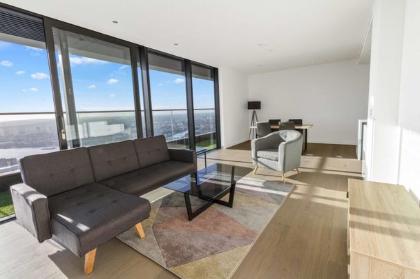 Apartment to Rent: Hobart Building, E14 - Photo 1