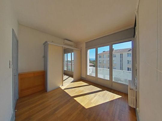 Location Appartement 2 pièces 81m² ROMANS SUR ISERE 26100 - Photo 1
