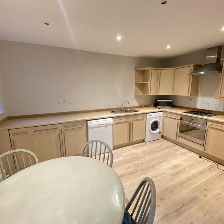 2 bedroom apartment to rent - Photo 1
