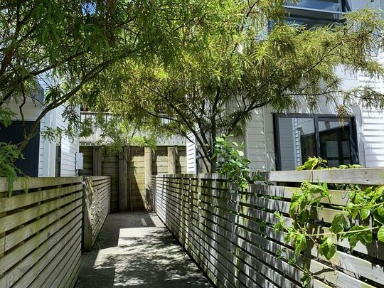 2BR House in Vibrant Te Aro/Mount Cook - Photo 1