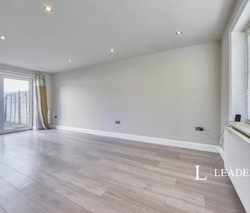 3 bedroom house to rent Coronation Road, Bishops Stortford, CM23 - Photo 1