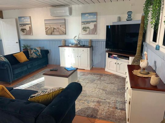 Quinns Rocks - Photo 1