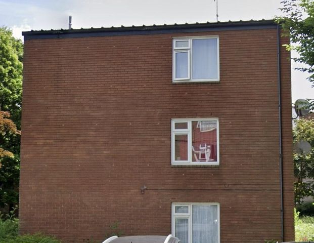 Flat to rent - Photo 1