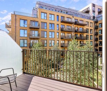 An exceptional one bed apartment moments from the river. - Photo 3