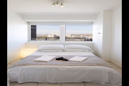 2 Bed Flat, Kings Road, BN1 - Photo 5