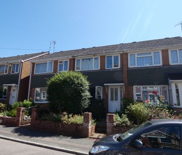 3 bed Terraced - To Let - Photo 6