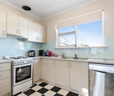 Cute and Cosy 3 Bedroom Home - Photo 5