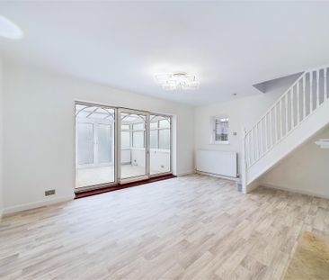 4 bedroom Semi-detached house to rent - Photo 4