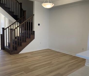 For Lease - 4 Vinewood Crescent, Barrie, Ontario - Photo 1