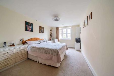 St. Lukes Road, Maidenhead, SL6 - Photo 2