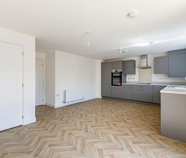 4 bedroom detached house to rent - Photo 4