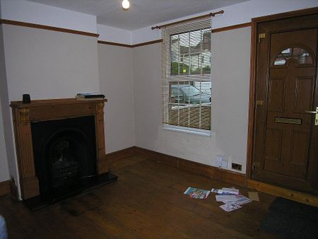 2 bedroom terraced house to rent - Photo 2